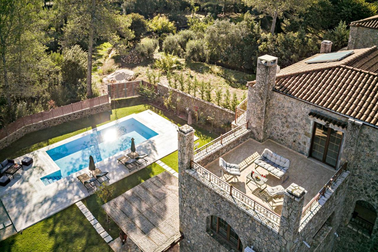 Filia Stone Villa Гувия Екстериор снимка