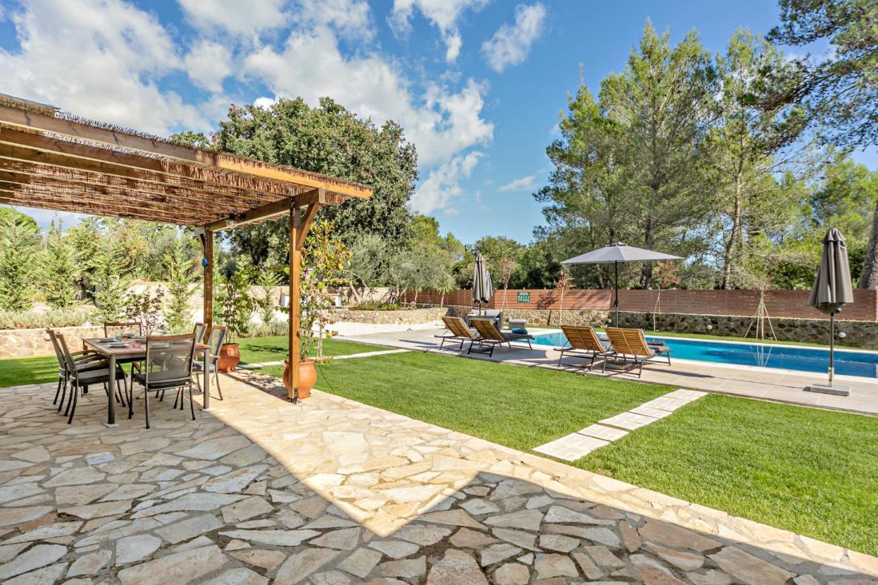 Filia Stone Villa Гувия Екстериор снимка