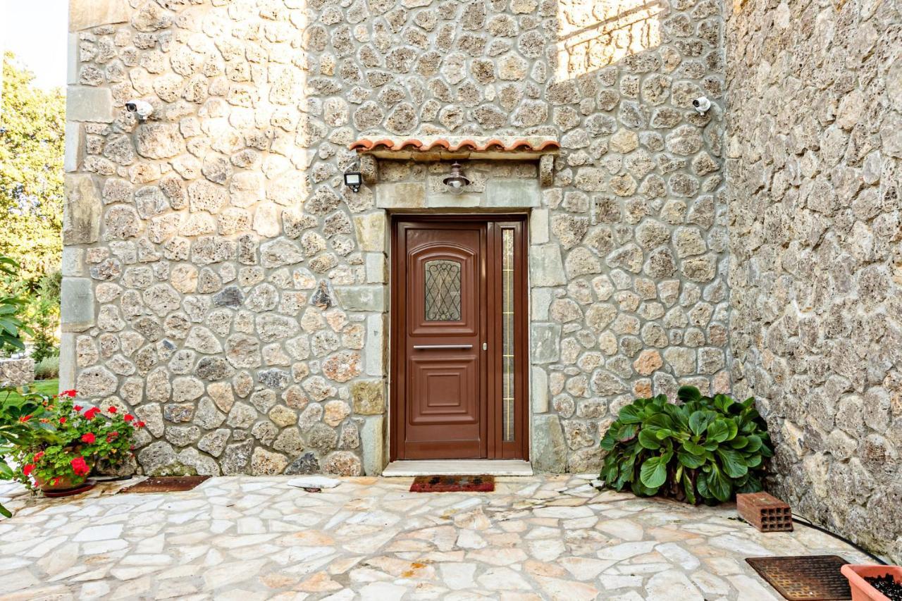 Filia Stone Villa Гувия Екстериор снимка