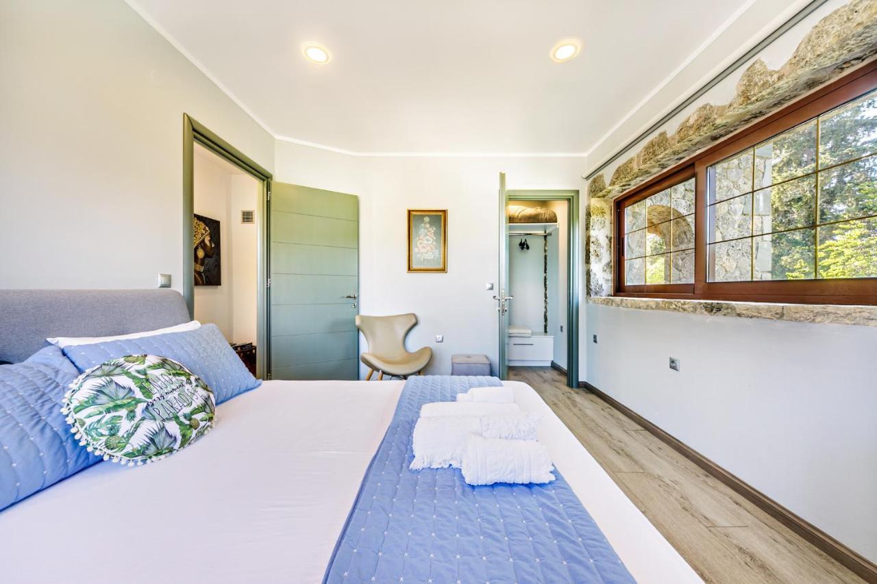 Filia Stone Villa Гувия Екстериор снимка