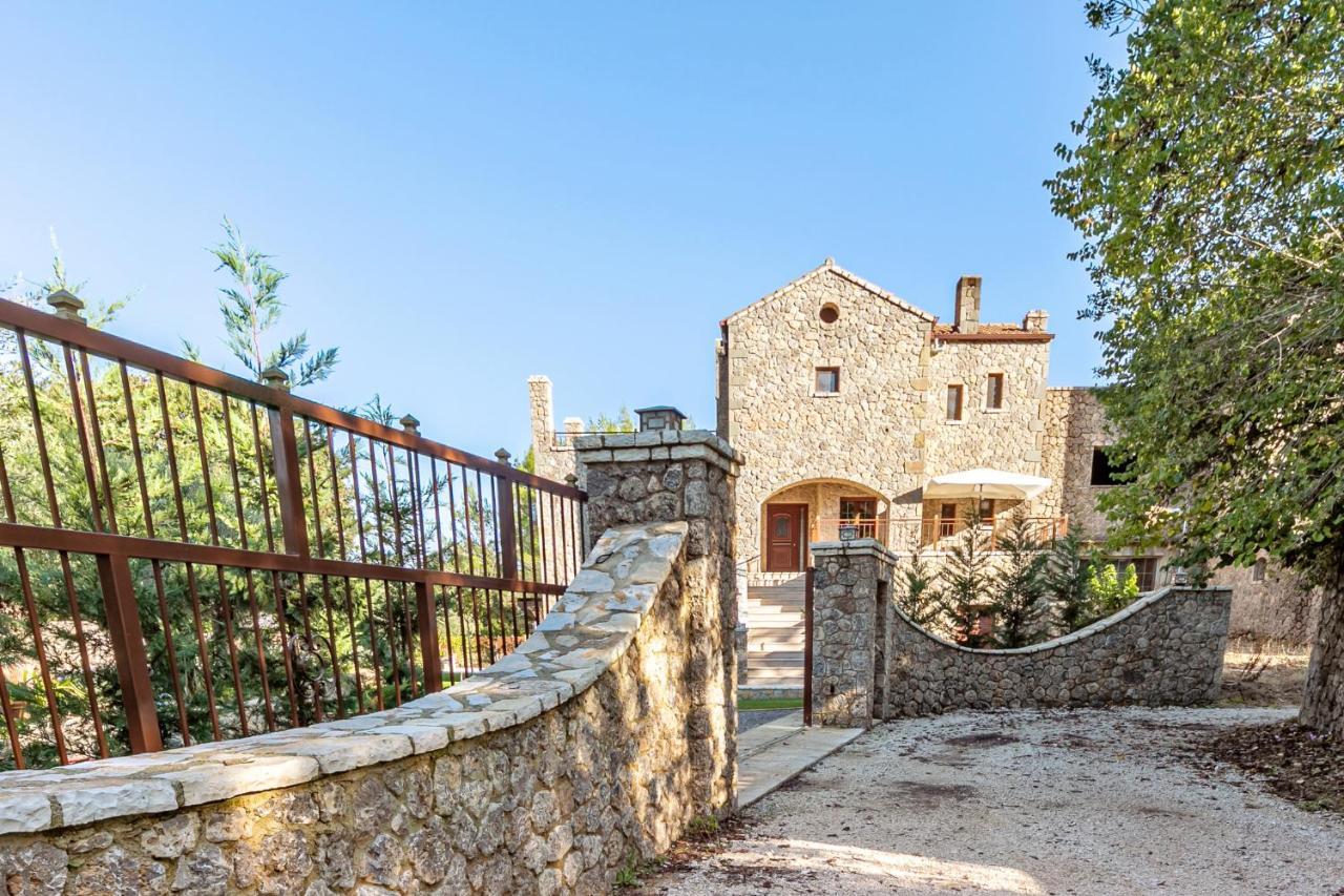 Filia Stone Villa Гувия Екстериор снимка